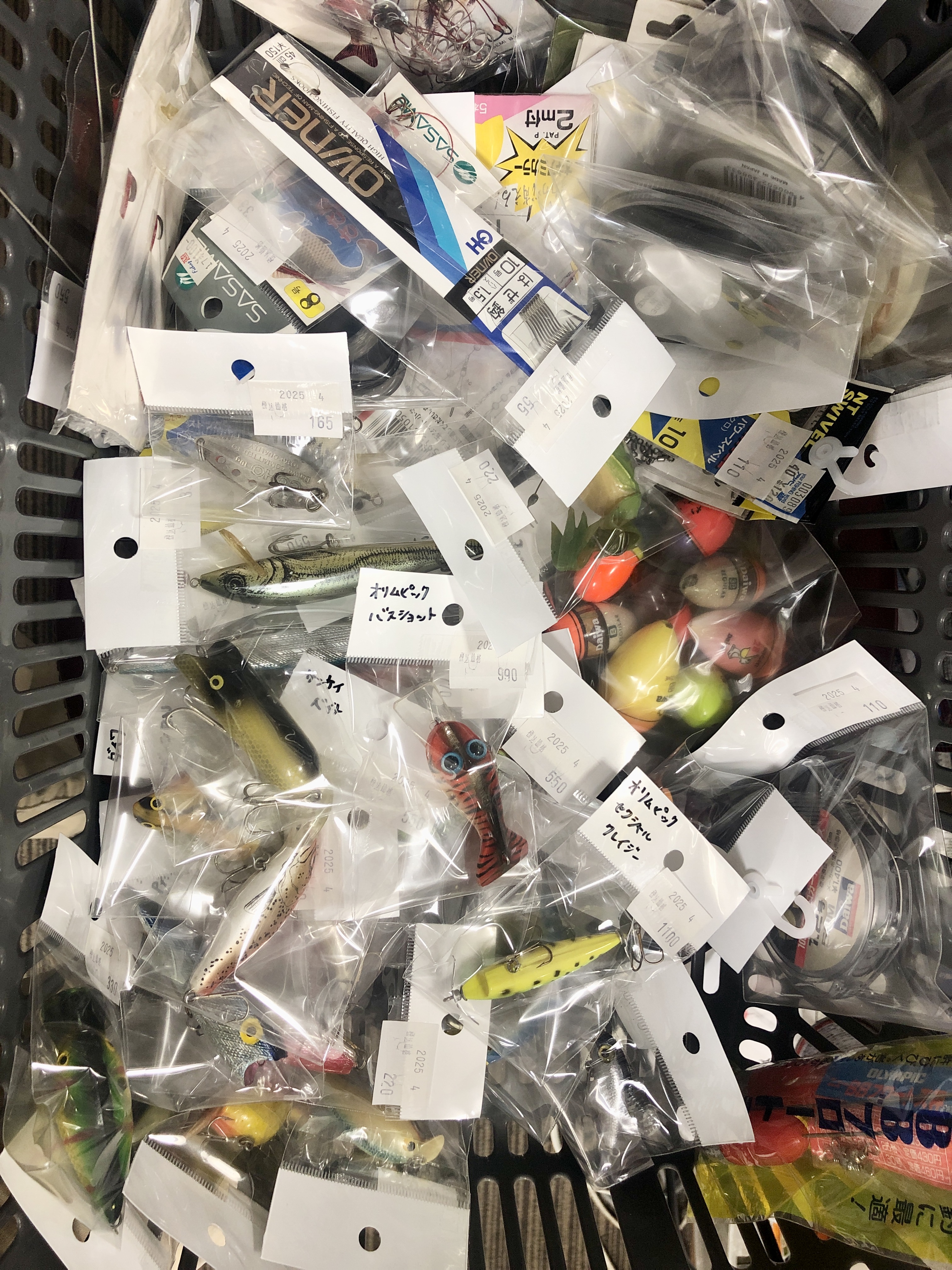 釣具買取りいたしました！ バス釣り用品、レトロなルアーが多かったです。　 店頭にて販売中です！のイメージ