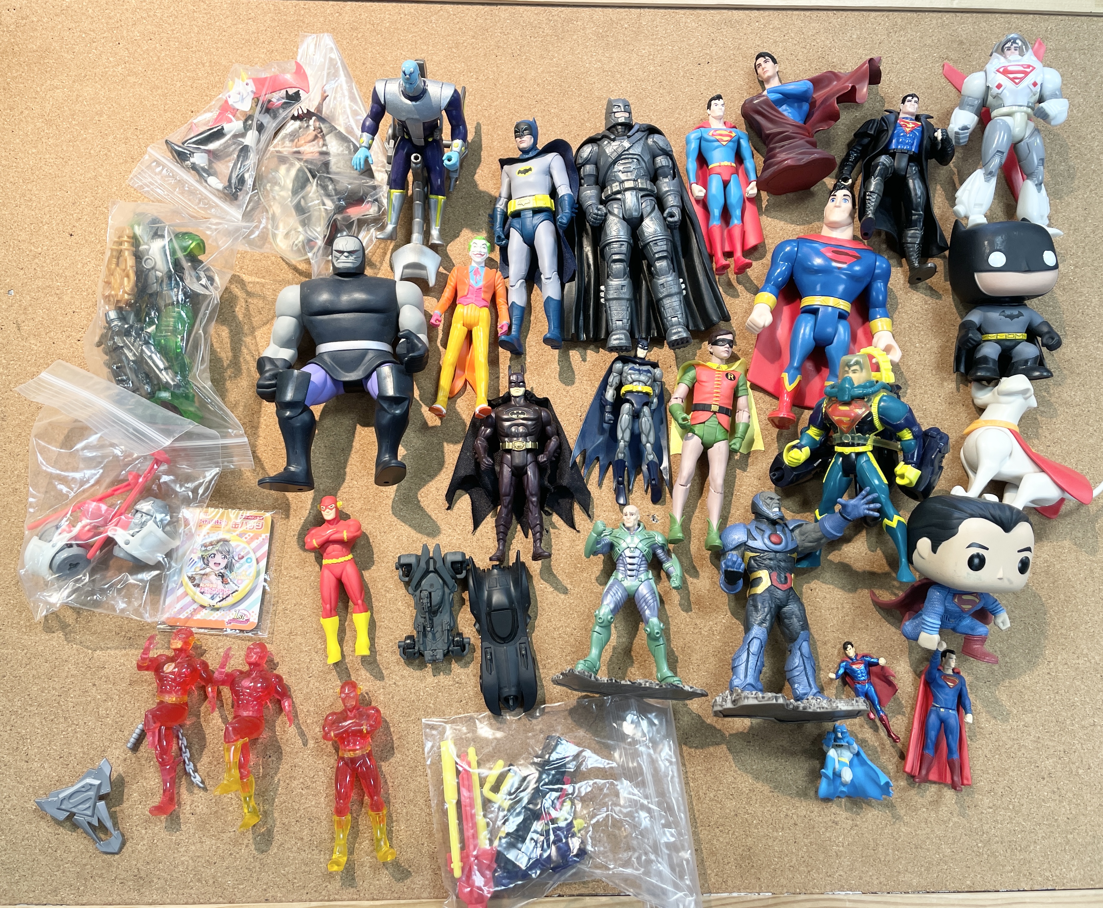 マーベル、ヒーローフィギュア大量買取しました。 バットマン、スーパーマン、フラッシュ、ジョーカーなど色々あります。のイメージ