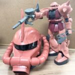 シャア専用ザクアイテム2点買取しました! 元々携帯電話の充電器のザクヘッドですがインテリアでもいい雰囲気です。 1/48スケールのメガサイズフィギュアも!のイメージ